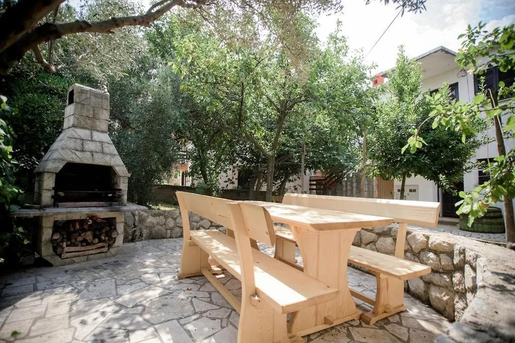 Room In Cres With Sea View, Balcony, Air Conditioning, Wifi 4249-6 Guest house